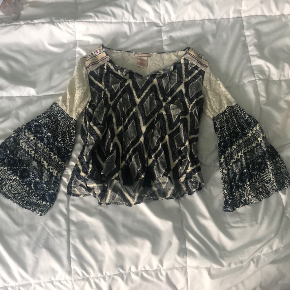 Cute flowy long sleeve shirt